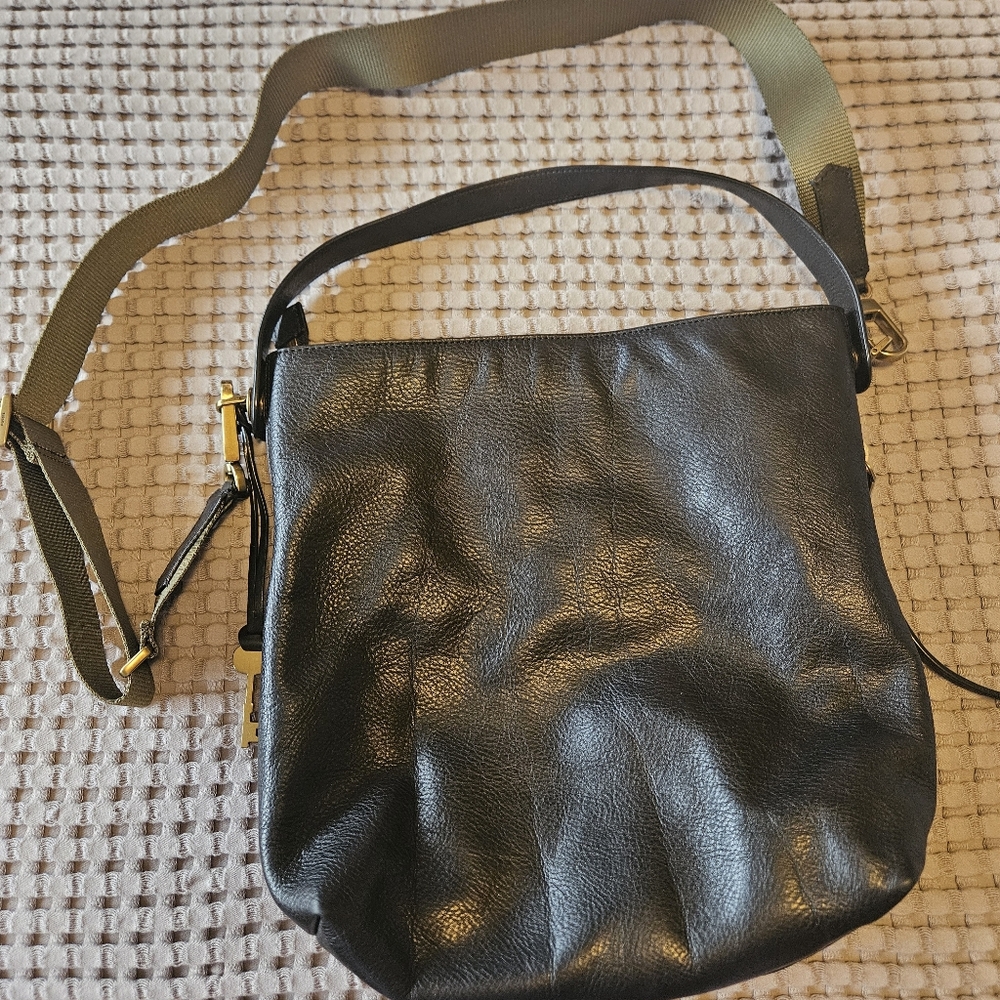 Black leather, fossil, hobo bag
